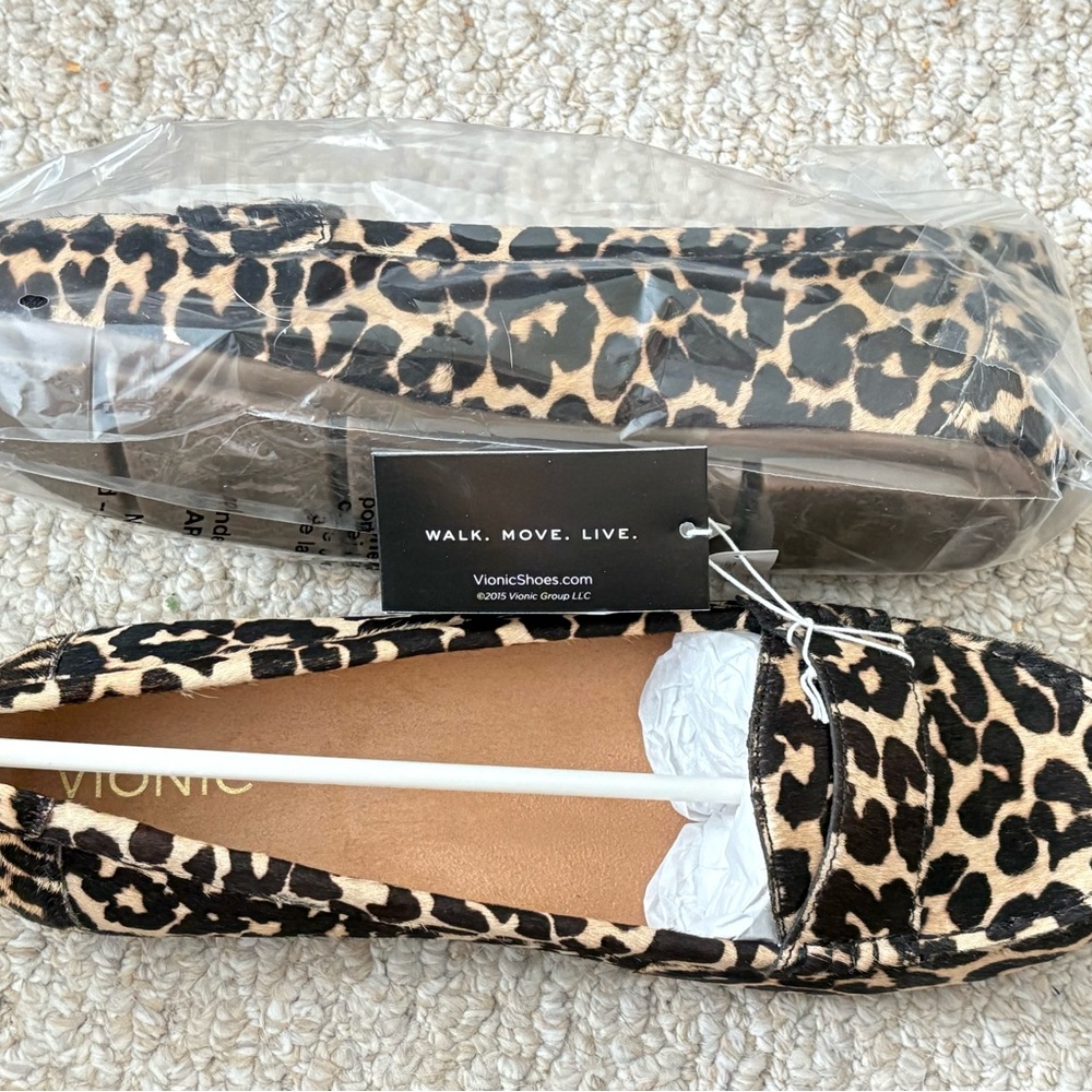 Vionic Women's Leopard Print Flats